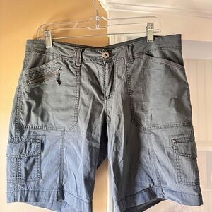 Apt. 9 Gray Cargo Shorts Lightweight Casual